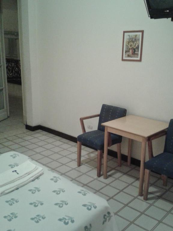 Mari Plaza Hotel Буенос Айрес Екстериор снимка