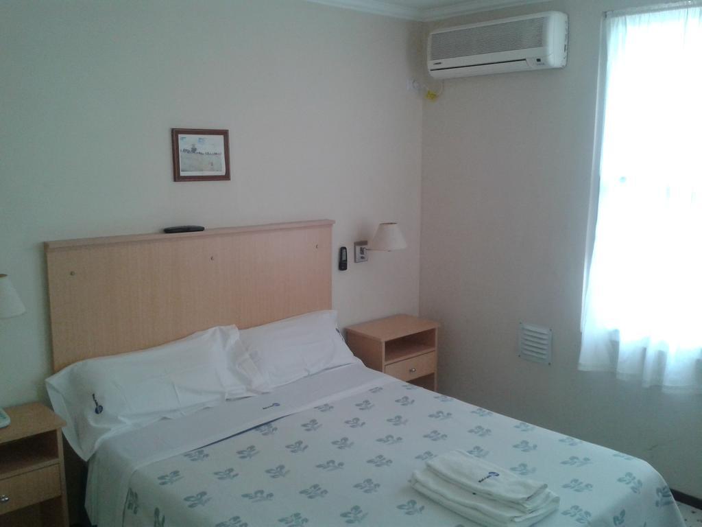 Mari Plaza Hotel Буенос Айрес Екстериор снимка