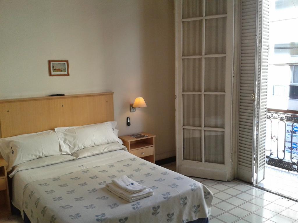 Mari Plaza Hotel Буенос Айрес Екстериор снимка