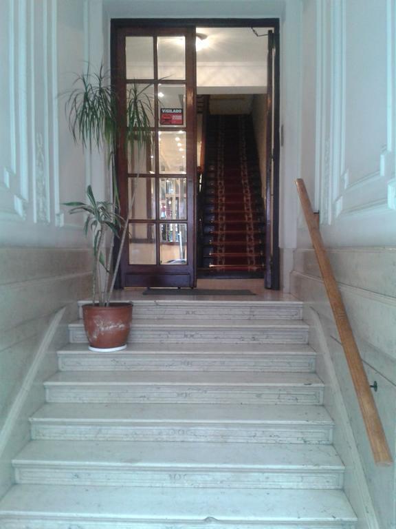 Mari Plaza Hotel Буенос Айрес Екстериор снимка