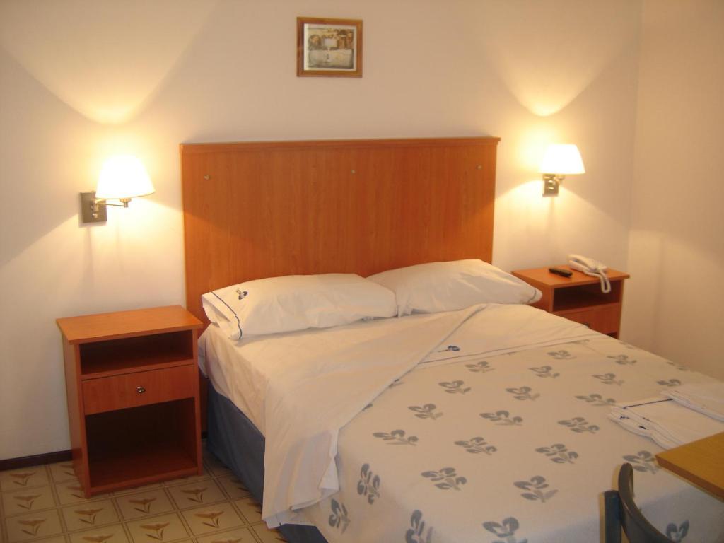 Mari Plaza Hotel Буенос Айрес Екстериор снимка